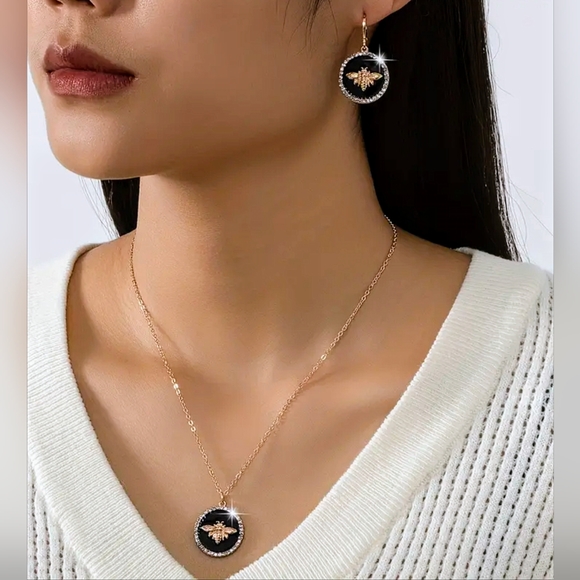 Black, Gold & Bling Bee Jewelry Set - Picture 3 of 4